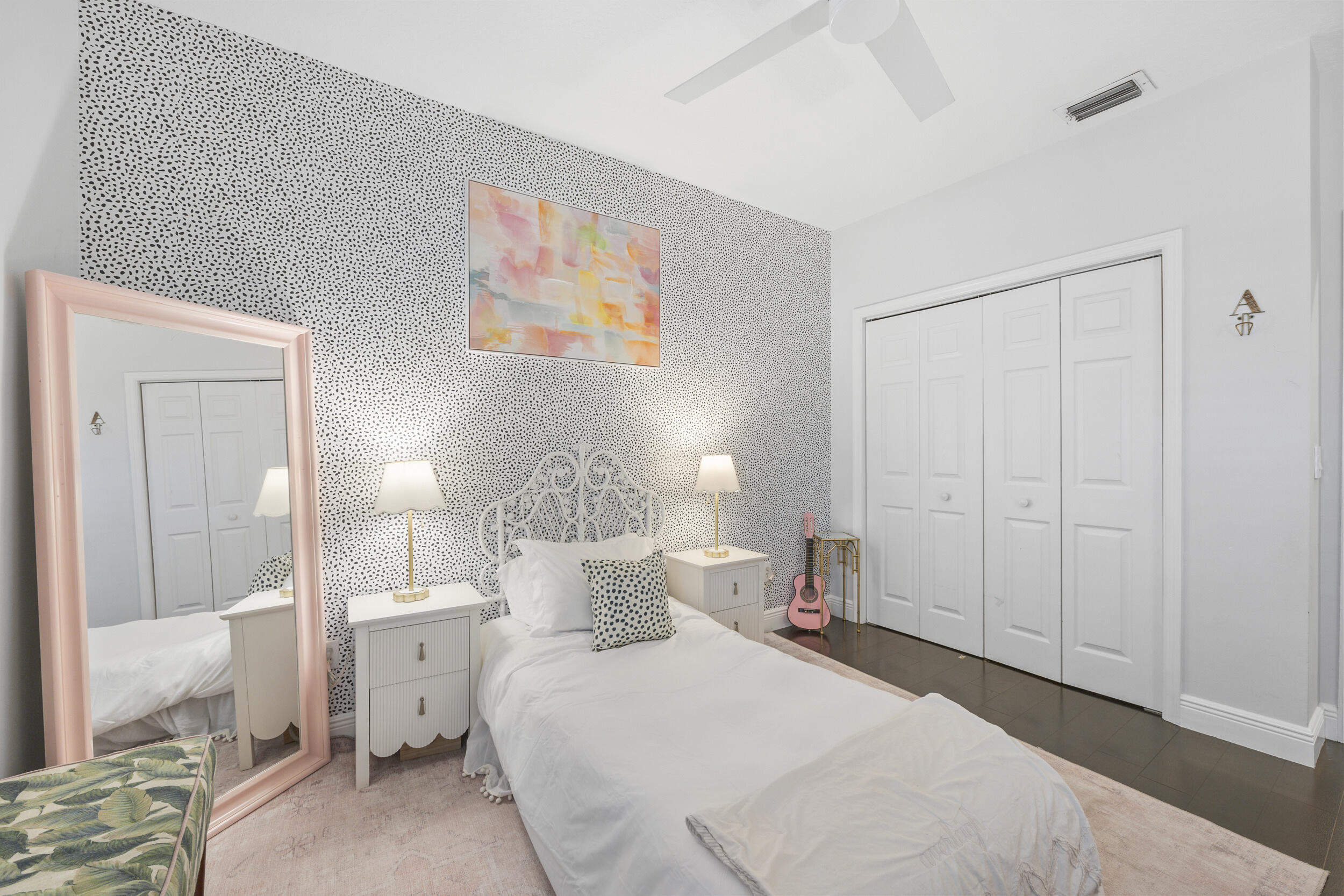 9806 SE Landing Place