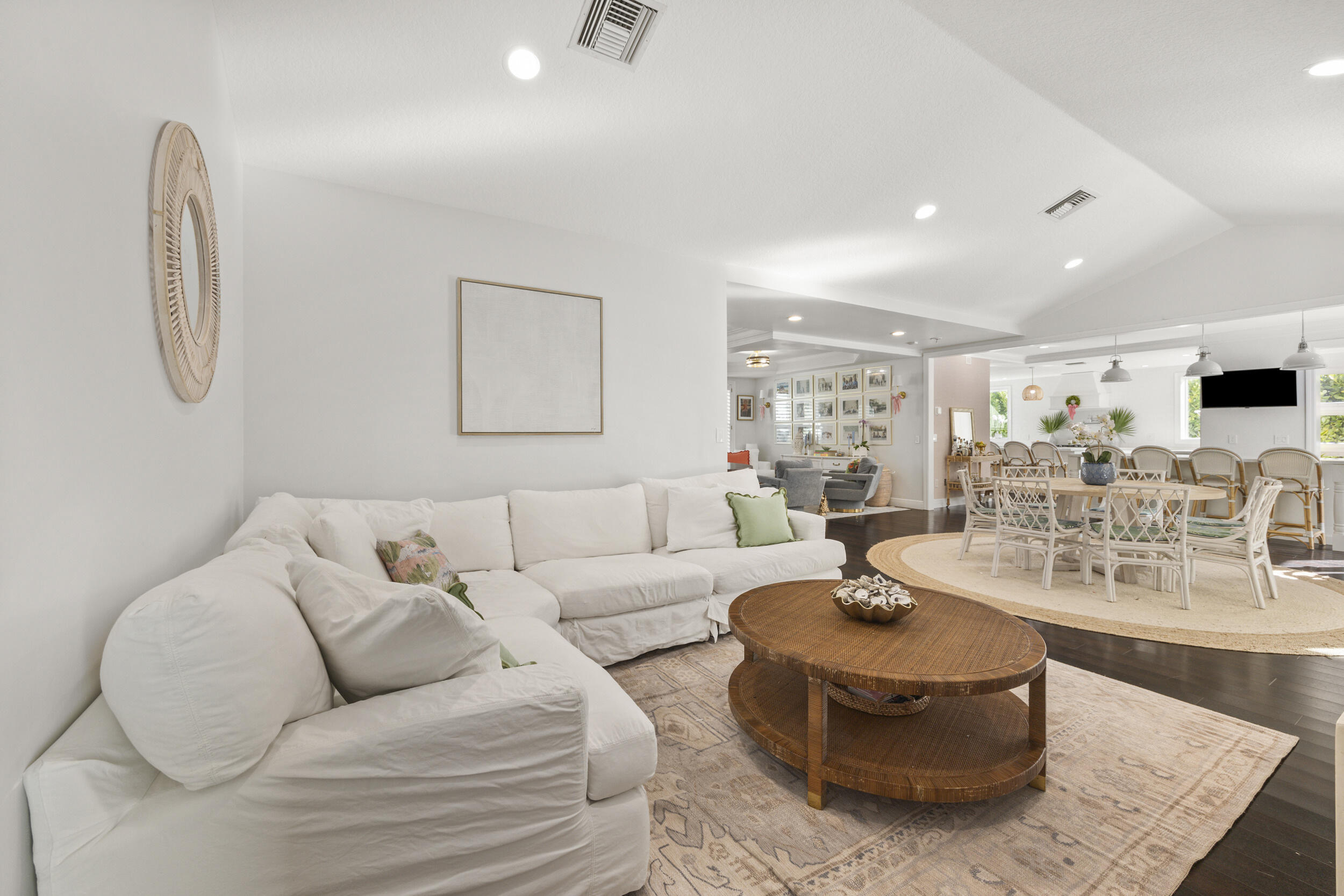 9806 SE Landing Place