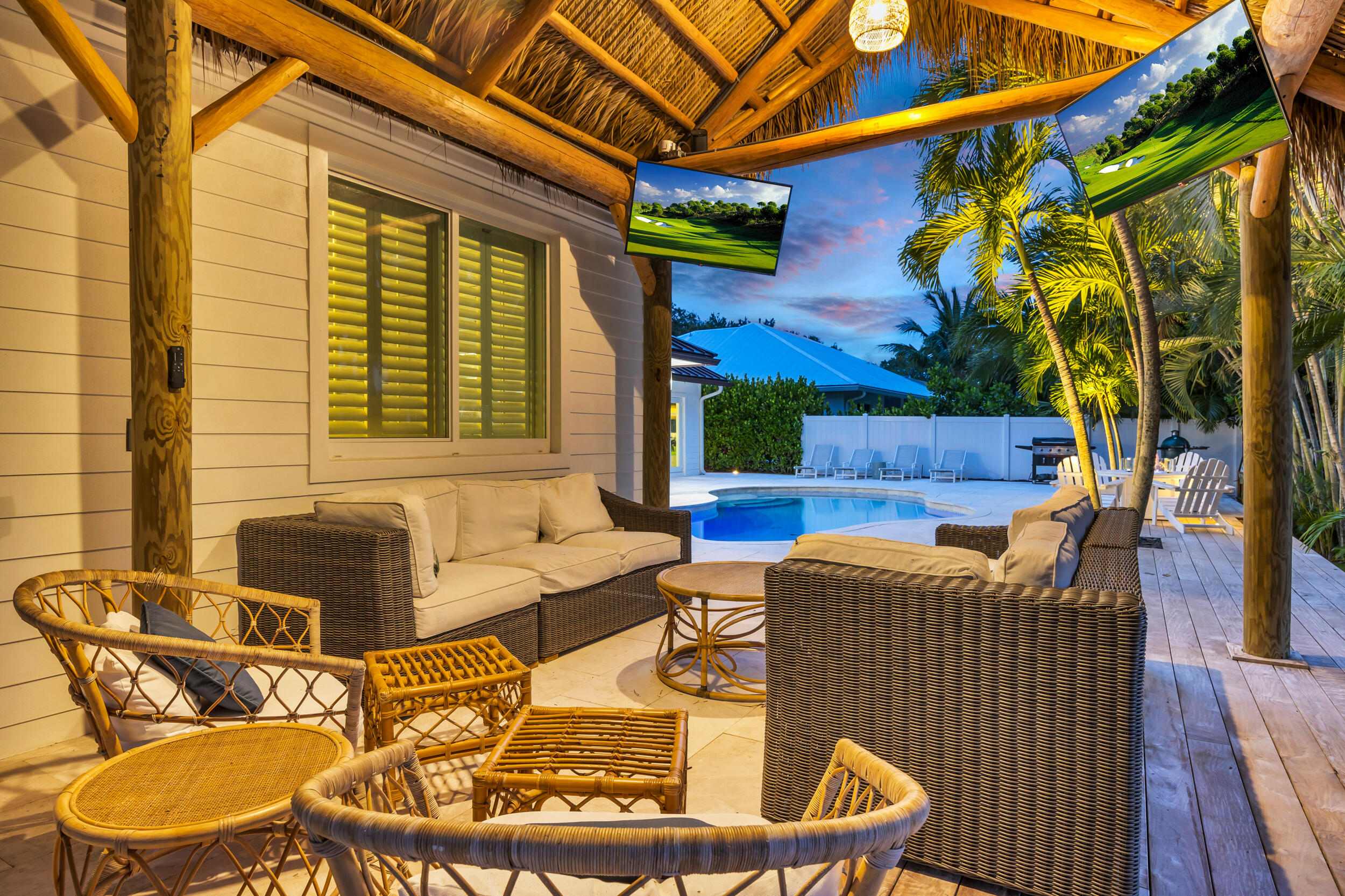 9806 SE Landing Place