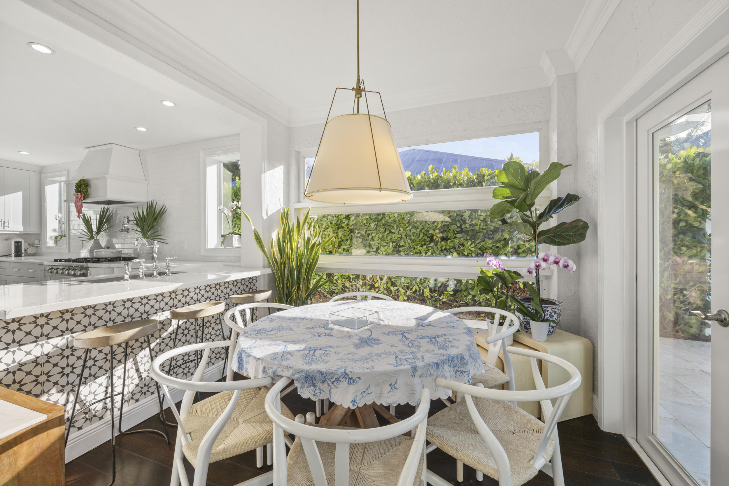 9806 SE Landing Place