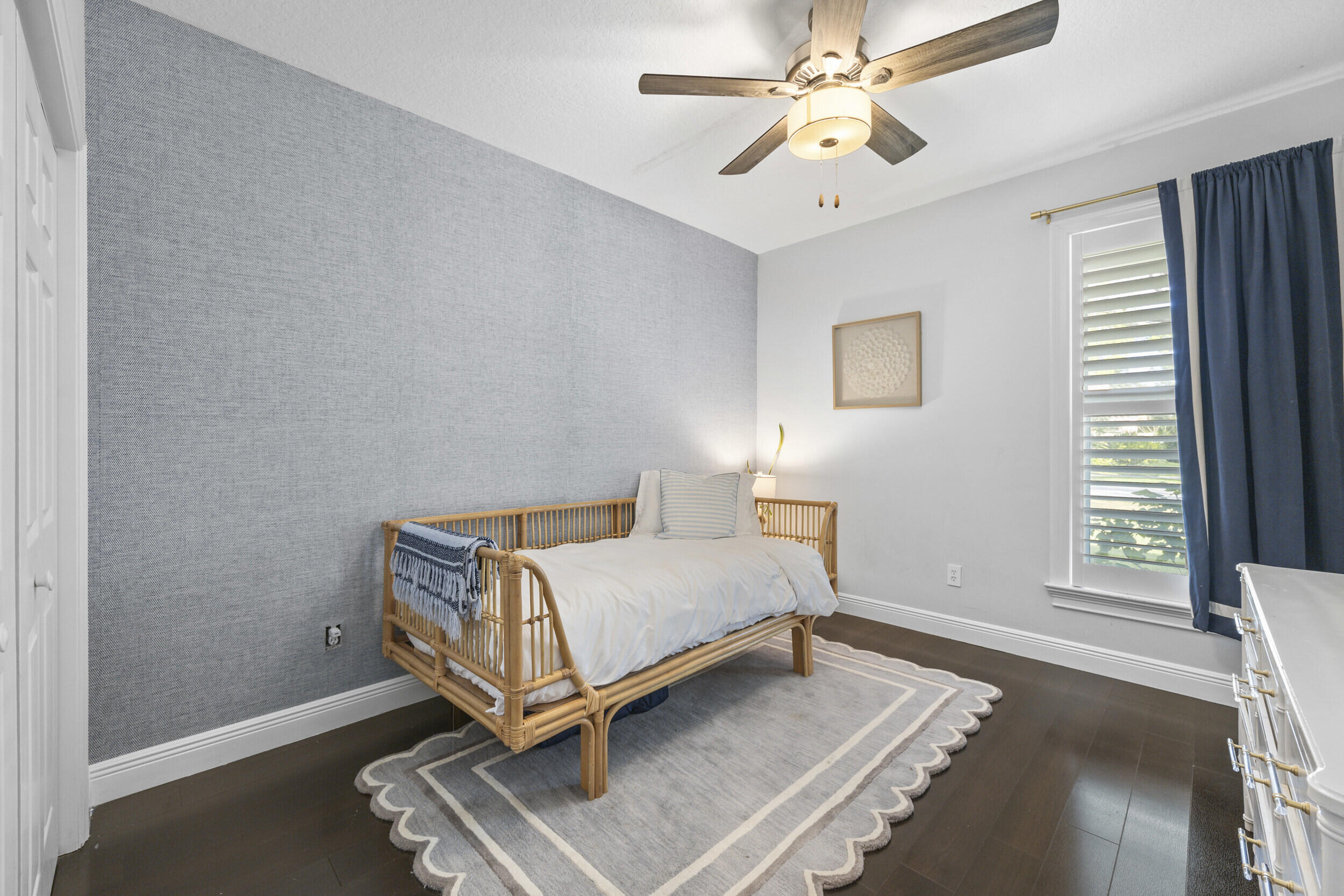 9806 SE Landing Place