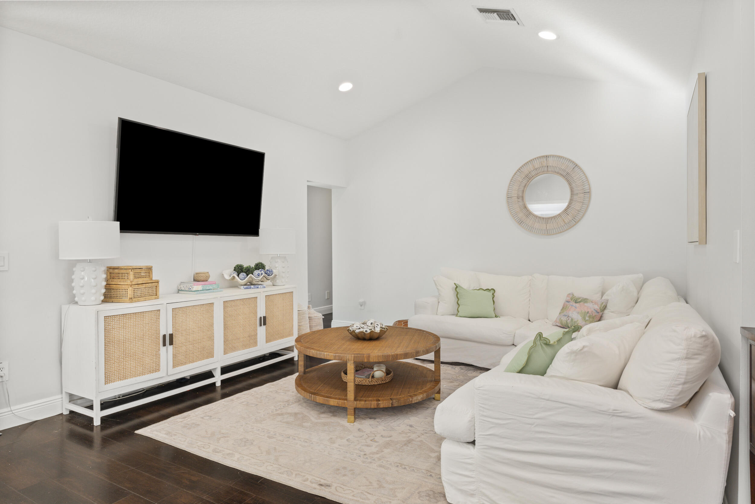 9806 SE Landing Place