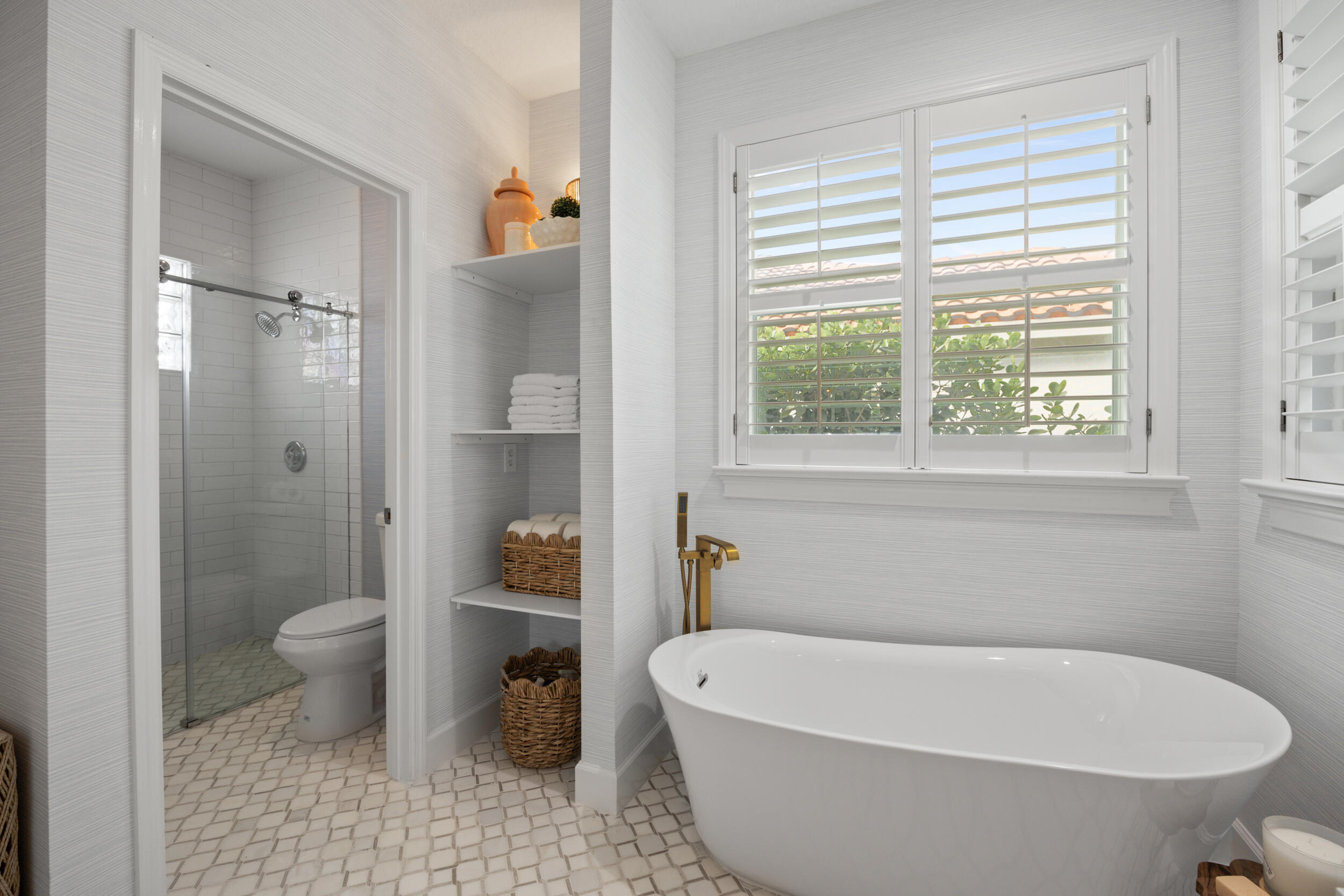 9806 SE Landing Place