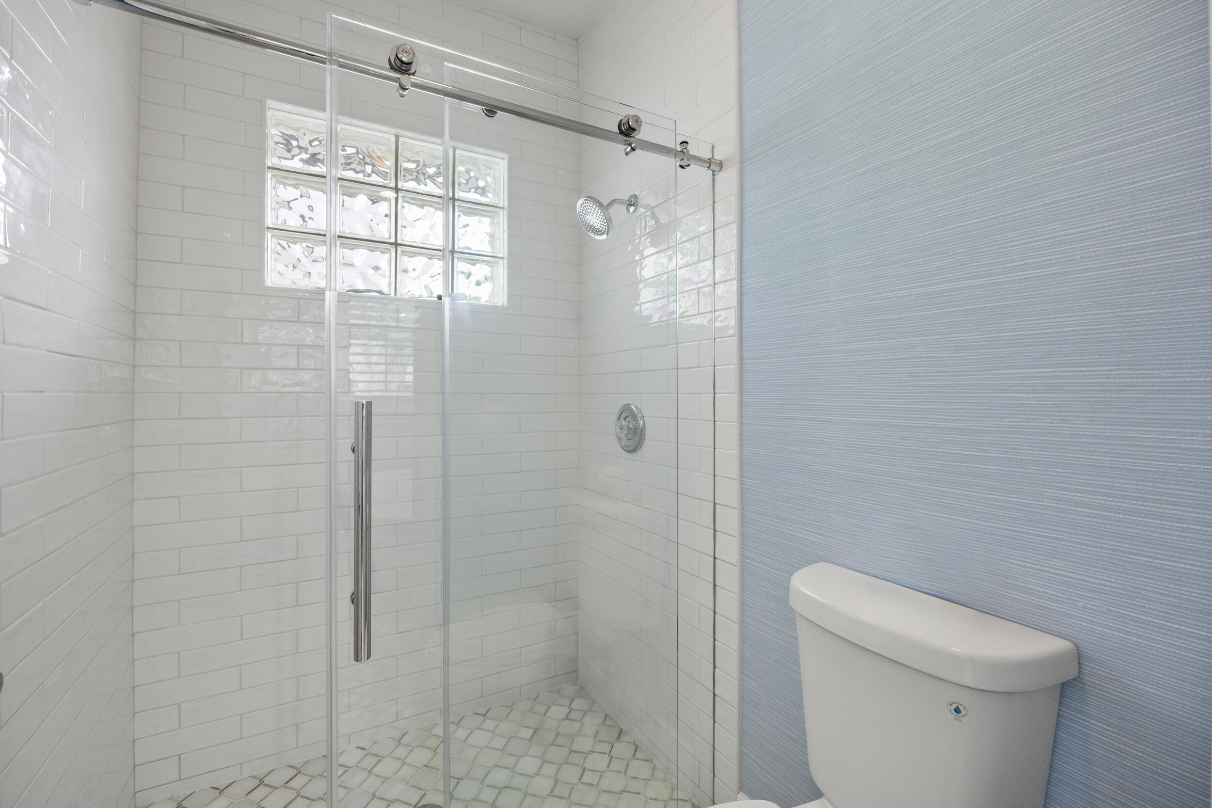 9806 SE Landing Place