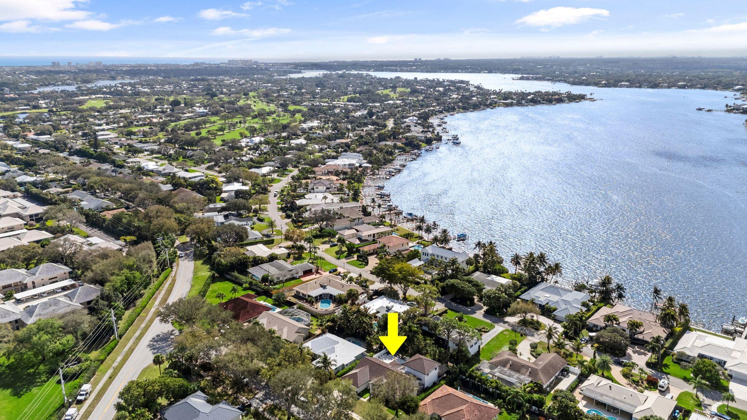 9806 SE Landing Place