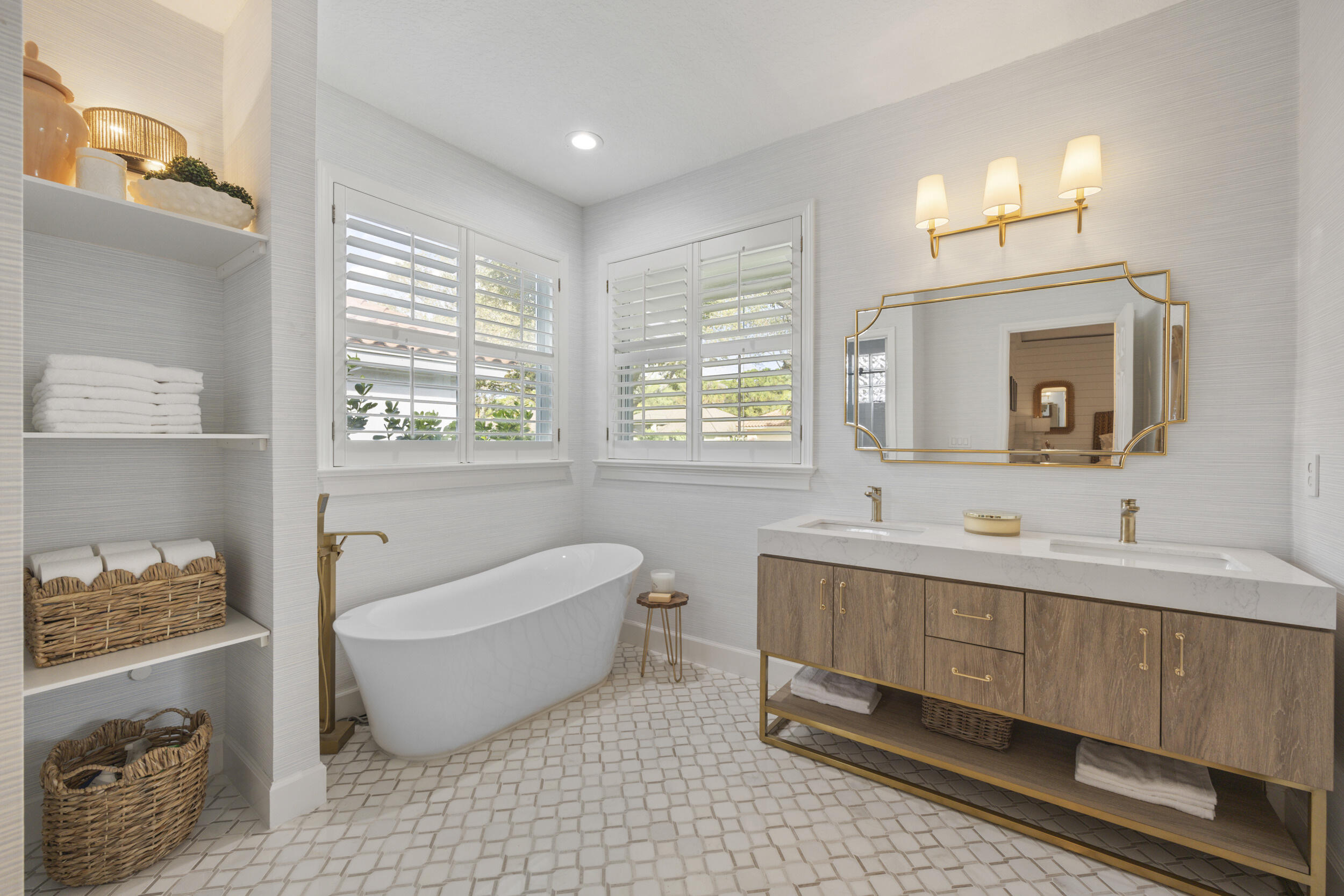 9806 SE Landing Place