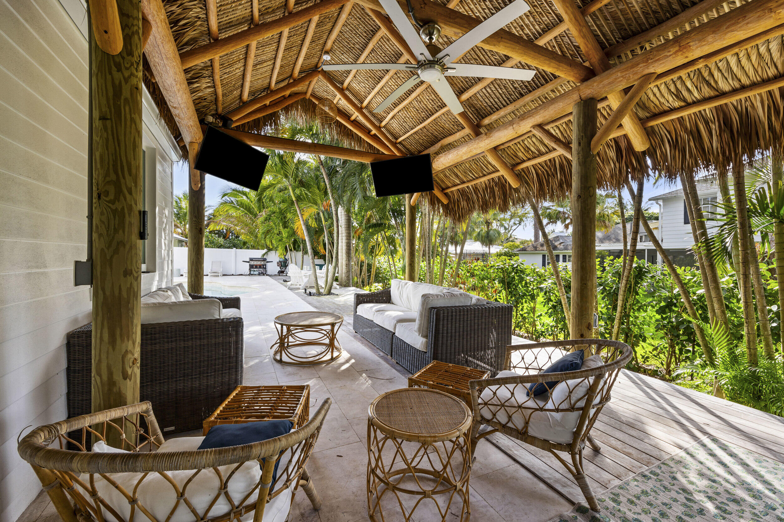 9806 SE Landing Place