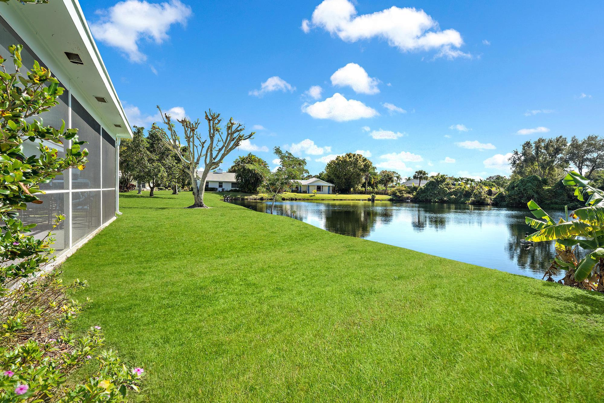 9400 SE Little Club Way N