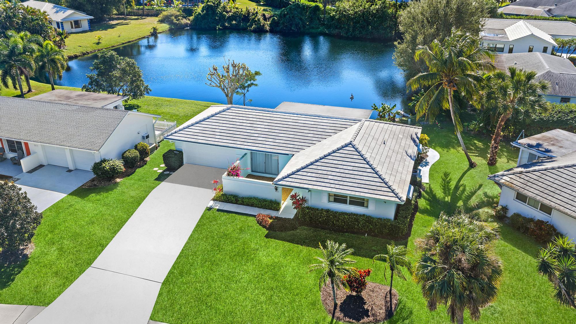 9400 SE Little Club Way N