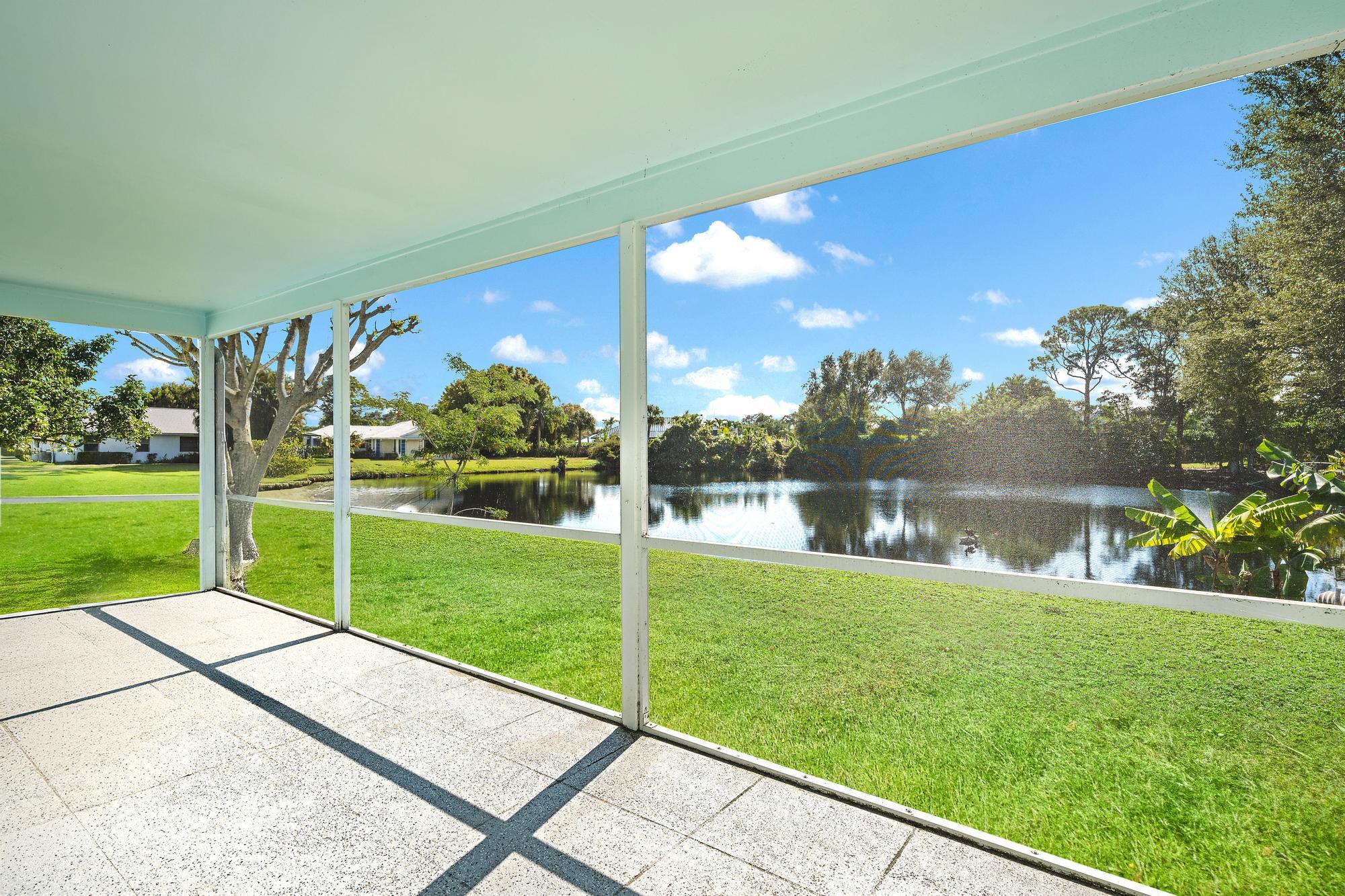 9400 SE Little Club Way N