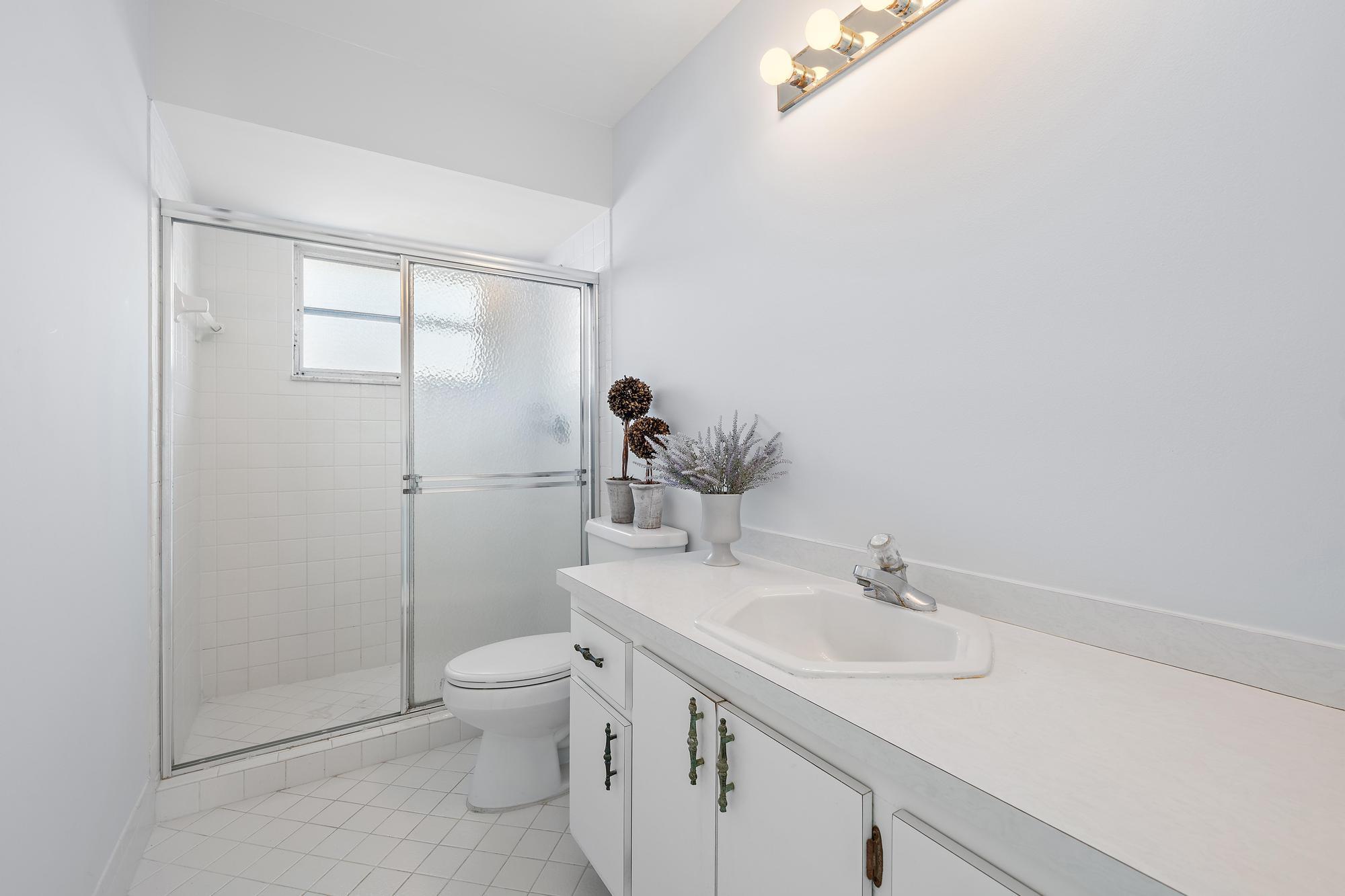 9400 SE Little Club Way N