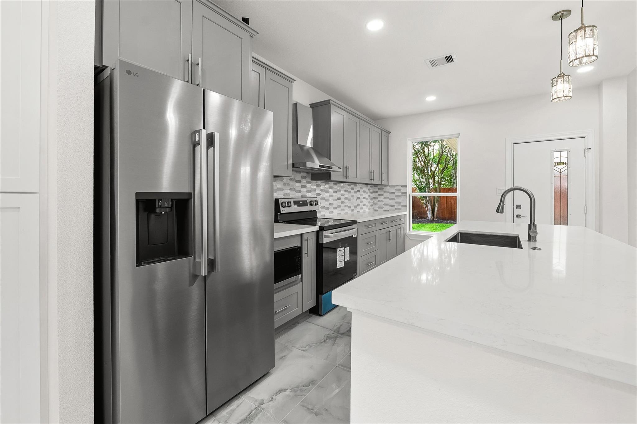 2111 Pinecreek Pass Lane