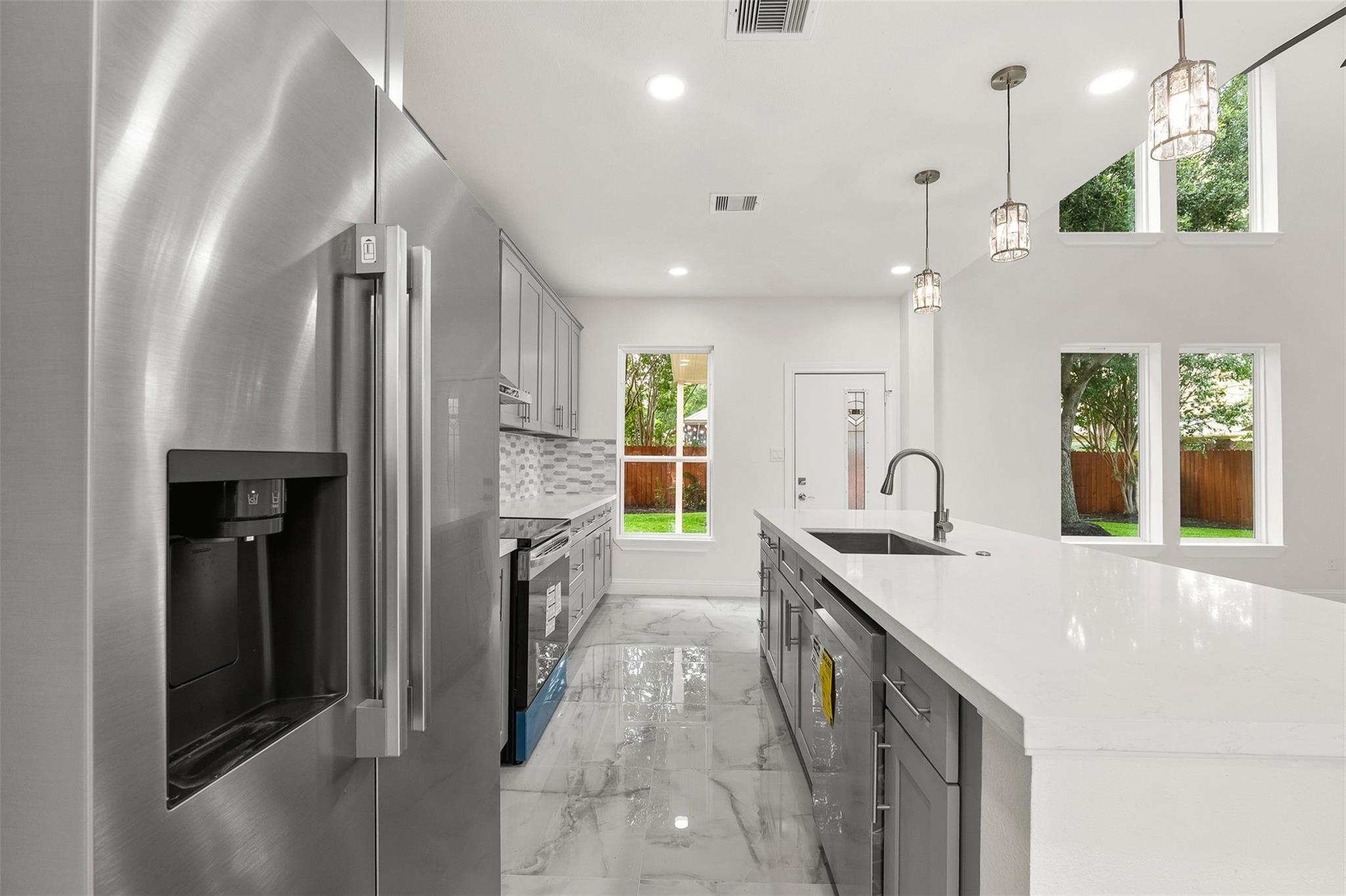 2111 Pinecreek Pass Lane