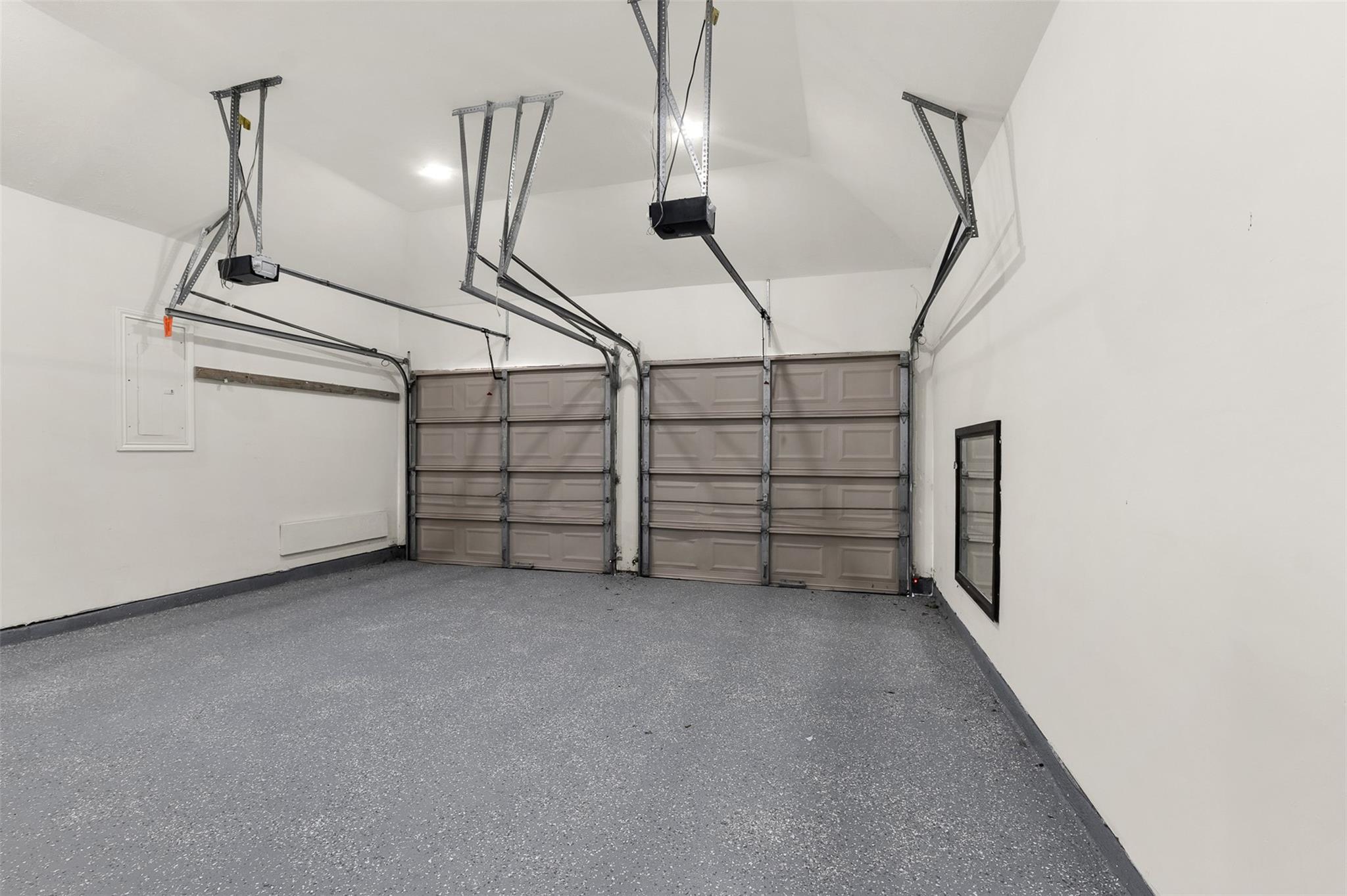 2111 Pinecreek Pass Lane