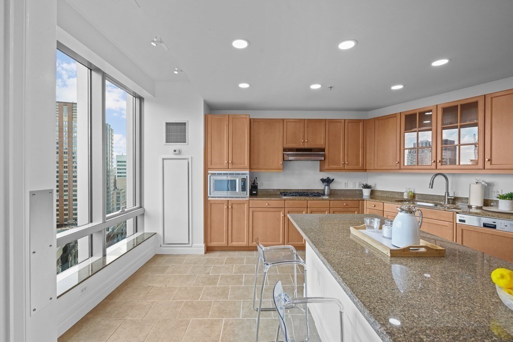 1 Avery St. Unit: U19D
