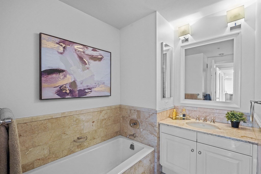 1 Avery St. Unit: U19D