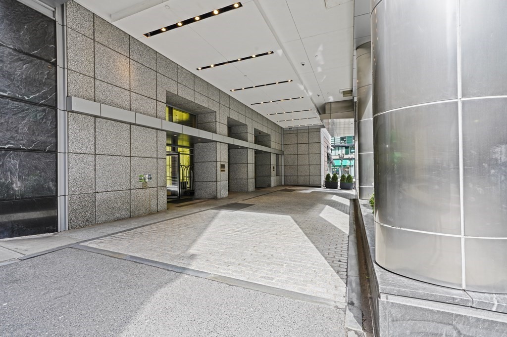 1 Avery St. Unit: U19D
