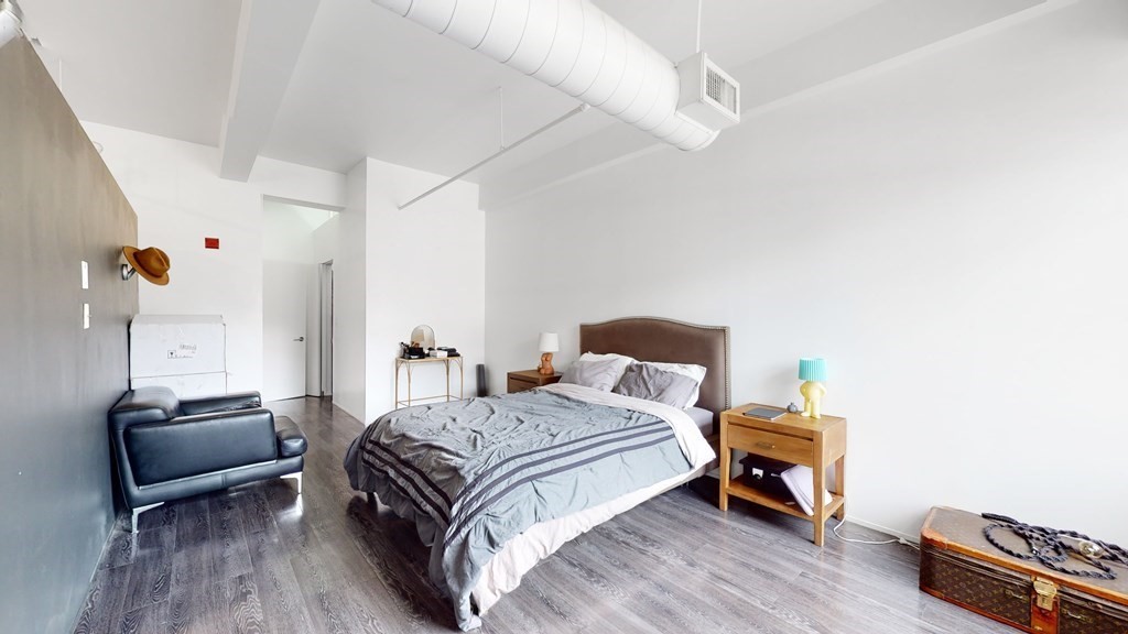 1200 Washington St. # 215