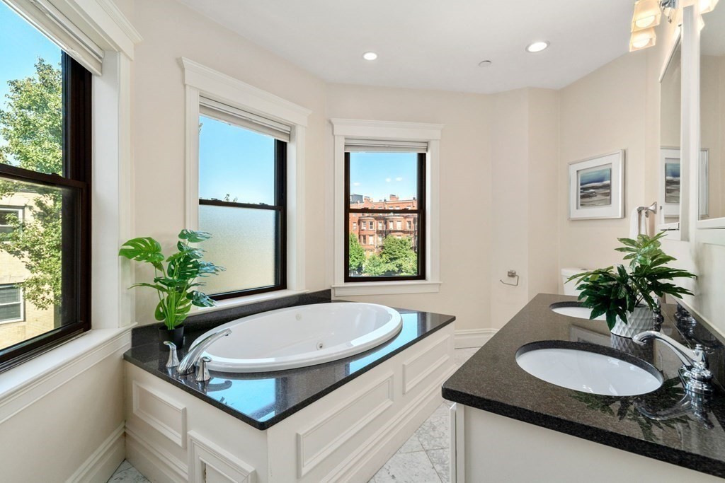 909 Beacon St # 4