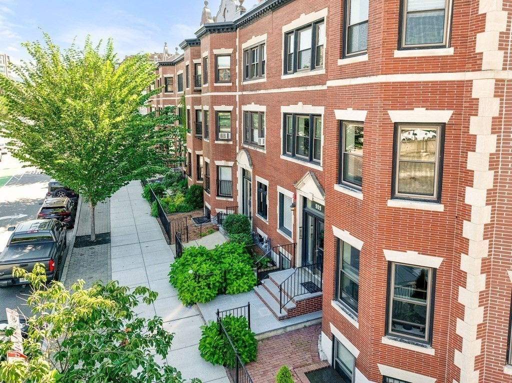 909 Beacon St # 4