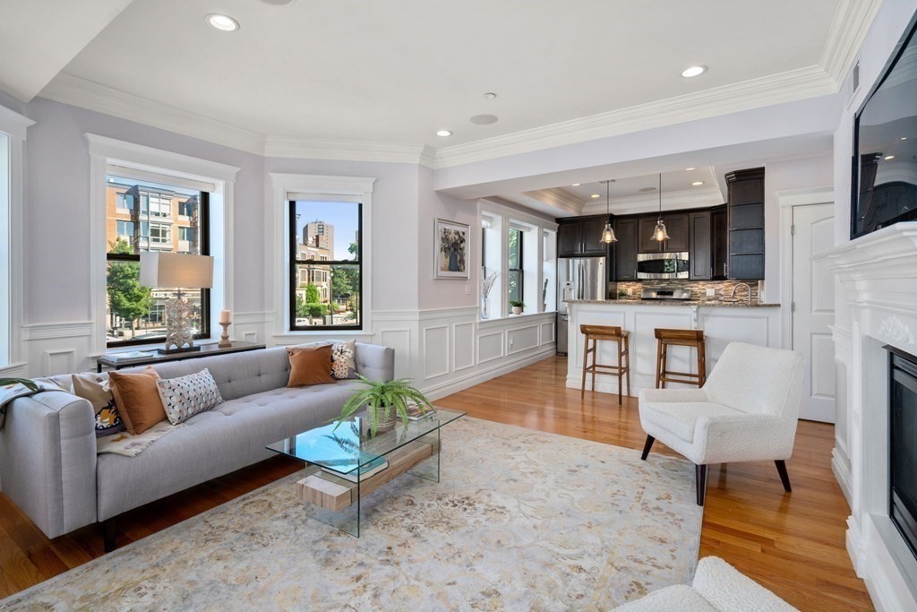 909 Beacon St # 4