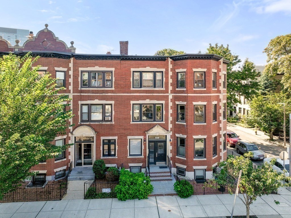 909 Beacon St # 4