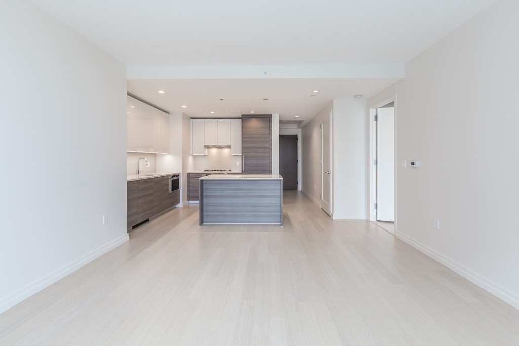 1 Franklin St # 2806
