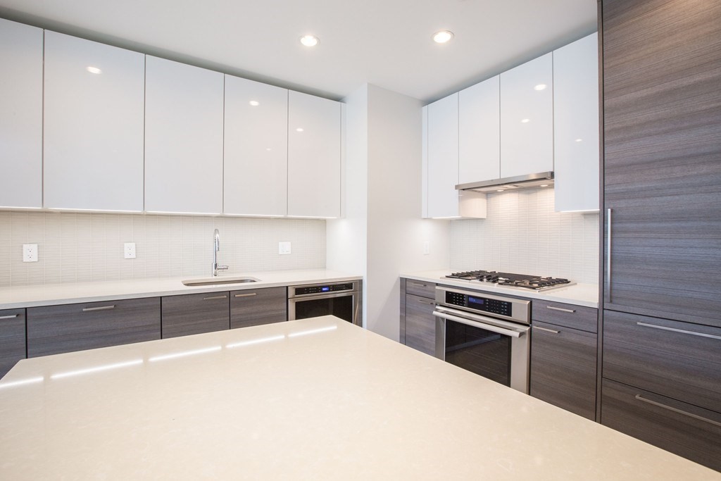 1 Franklin St # 2806
