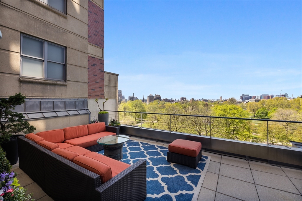 165 Tremont St # 903