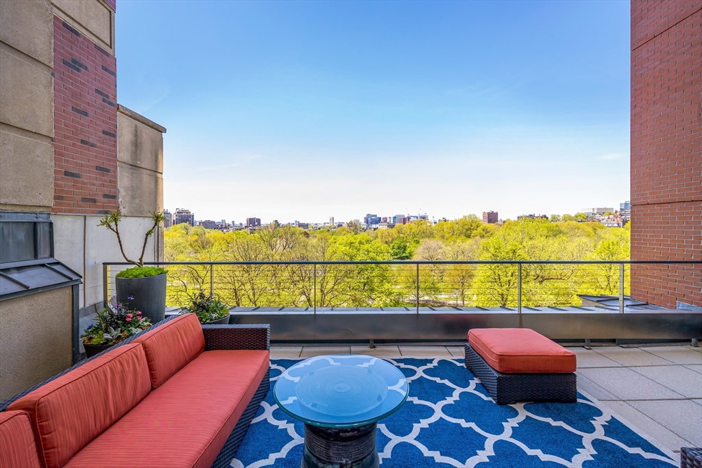 165 Tremont St # 903