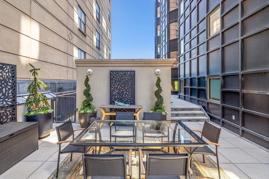 165 Tremont St # 903