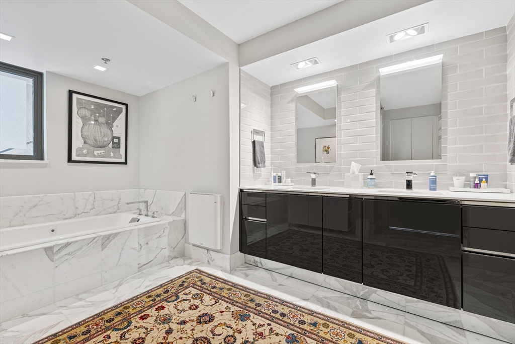 165 Tremont St # 903