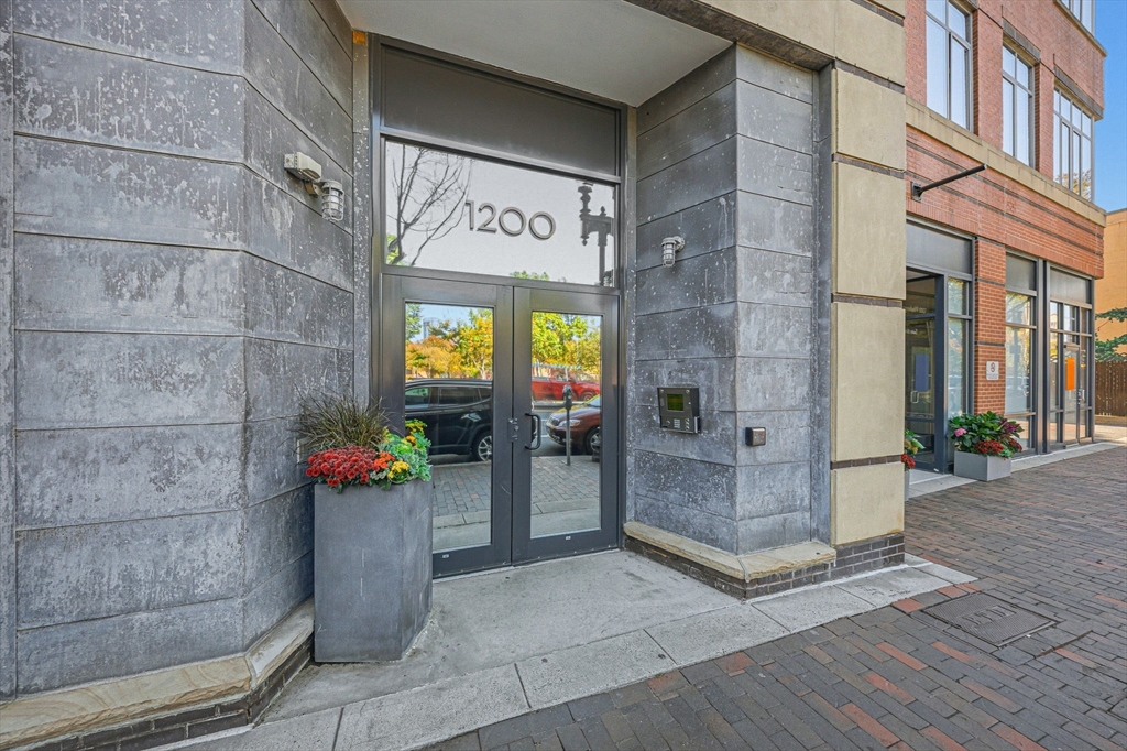 1180-1200 Washington St # 215