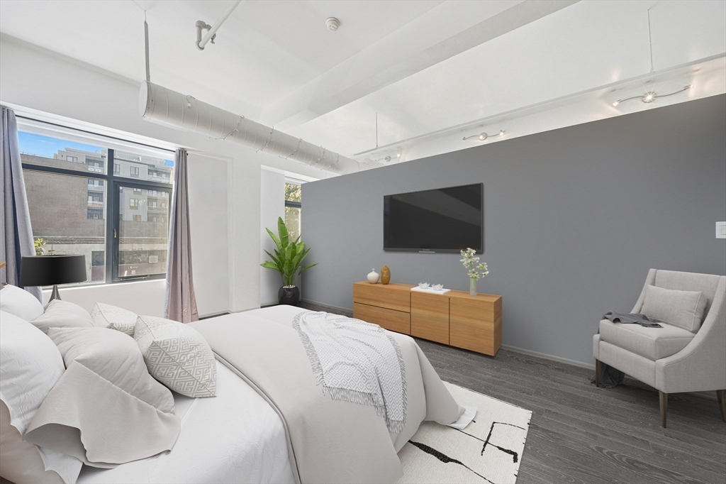 1180-1200 Washington St # 215