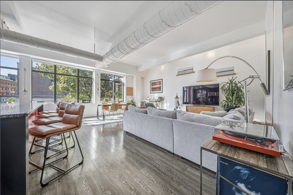 1180-1200 Washington St # 215