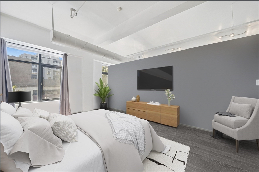 1180-1200 Washington St # 215