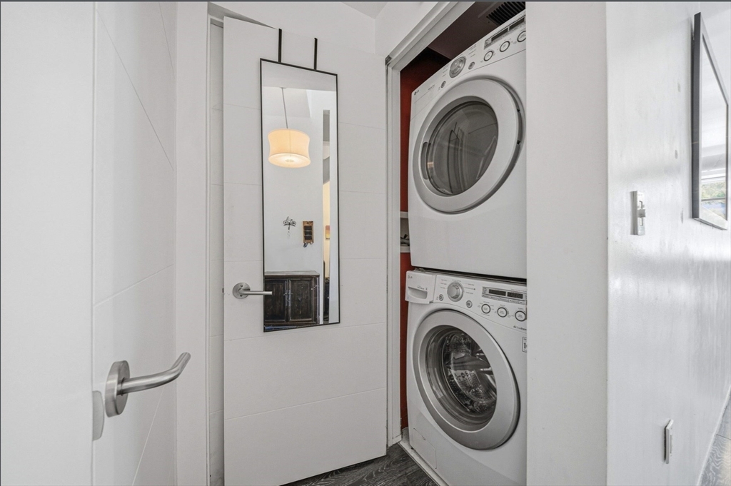 1180-1200 Washington St # 215