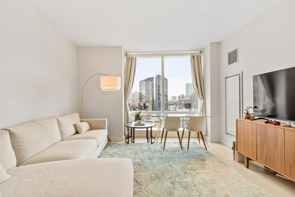 1 Franklin St # 2014
