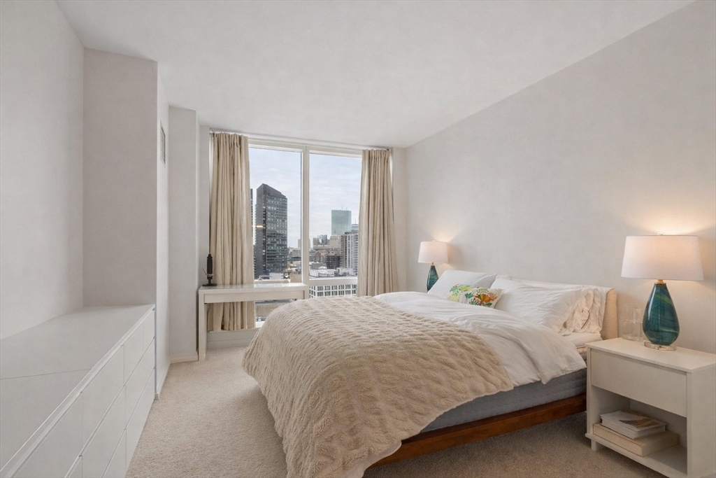1 Franklin St # 2014