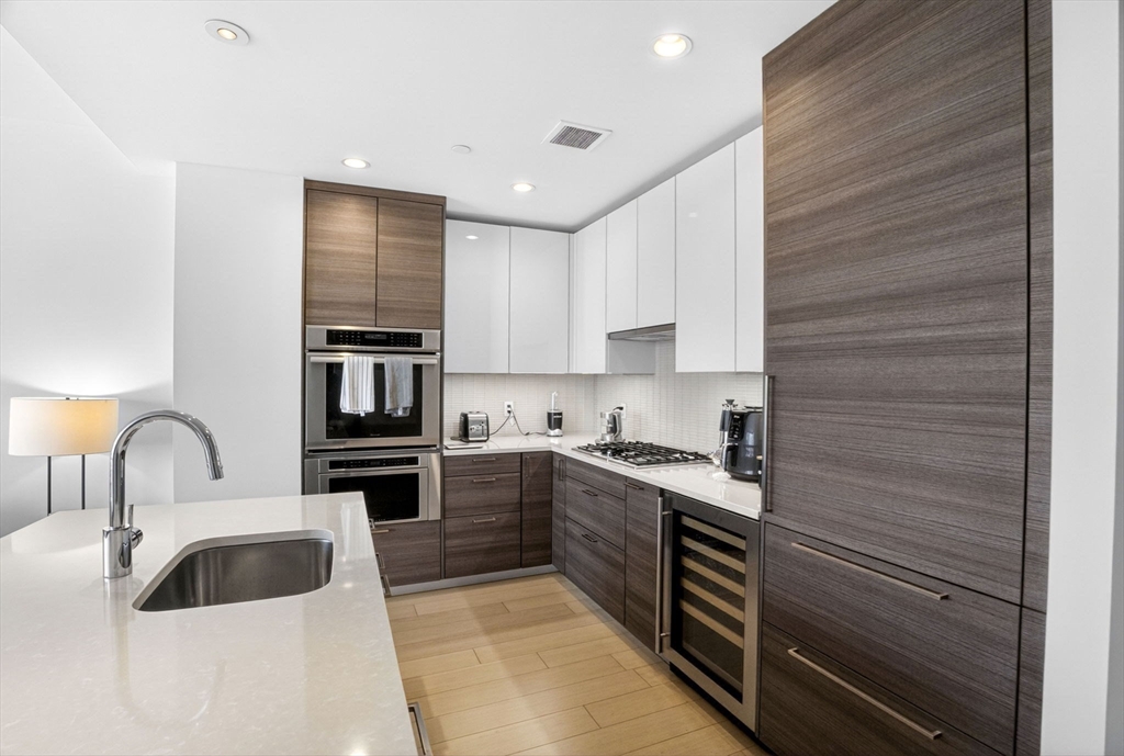 1 Franklin St # 2805