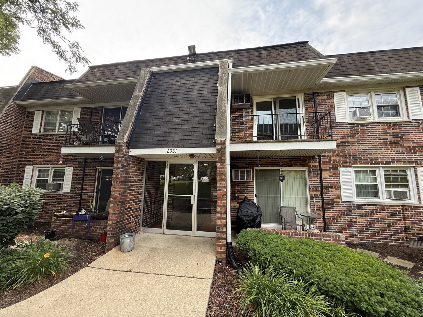 2331 Ogden Avenue Unit: 7