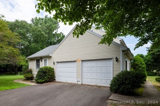 64 Hollyberry Road