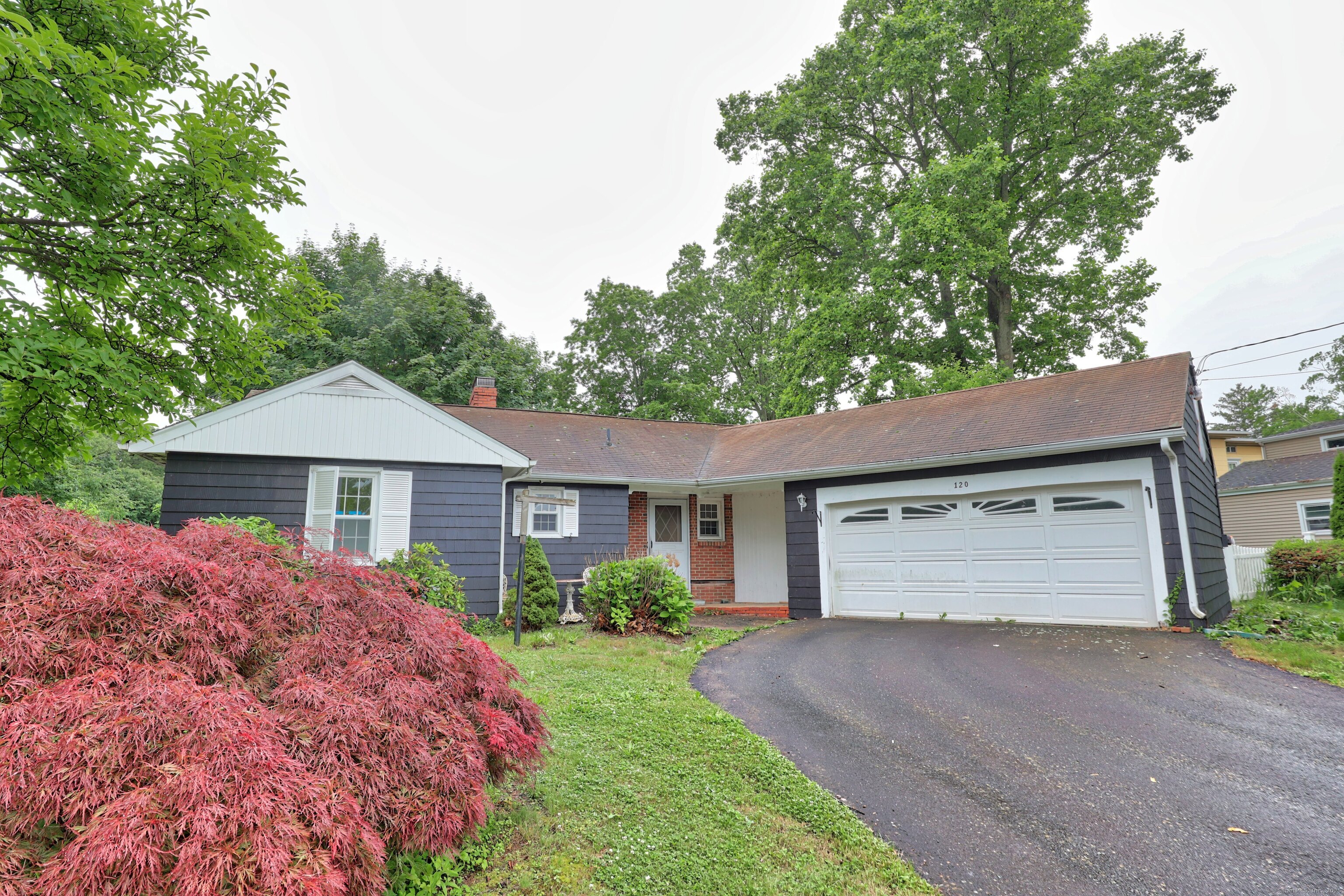 120 Knowles Avenue