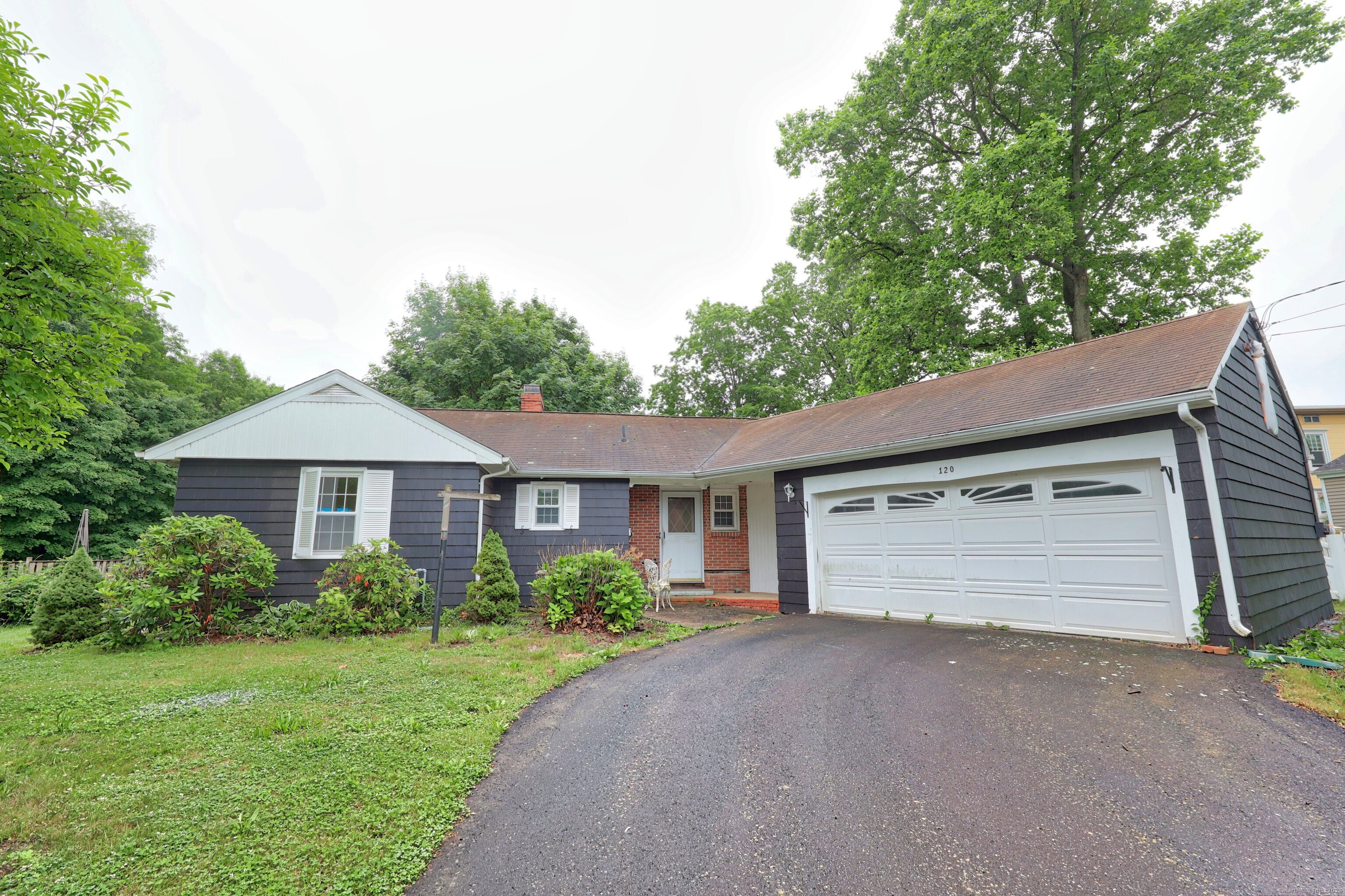 120 Knowles Avenue