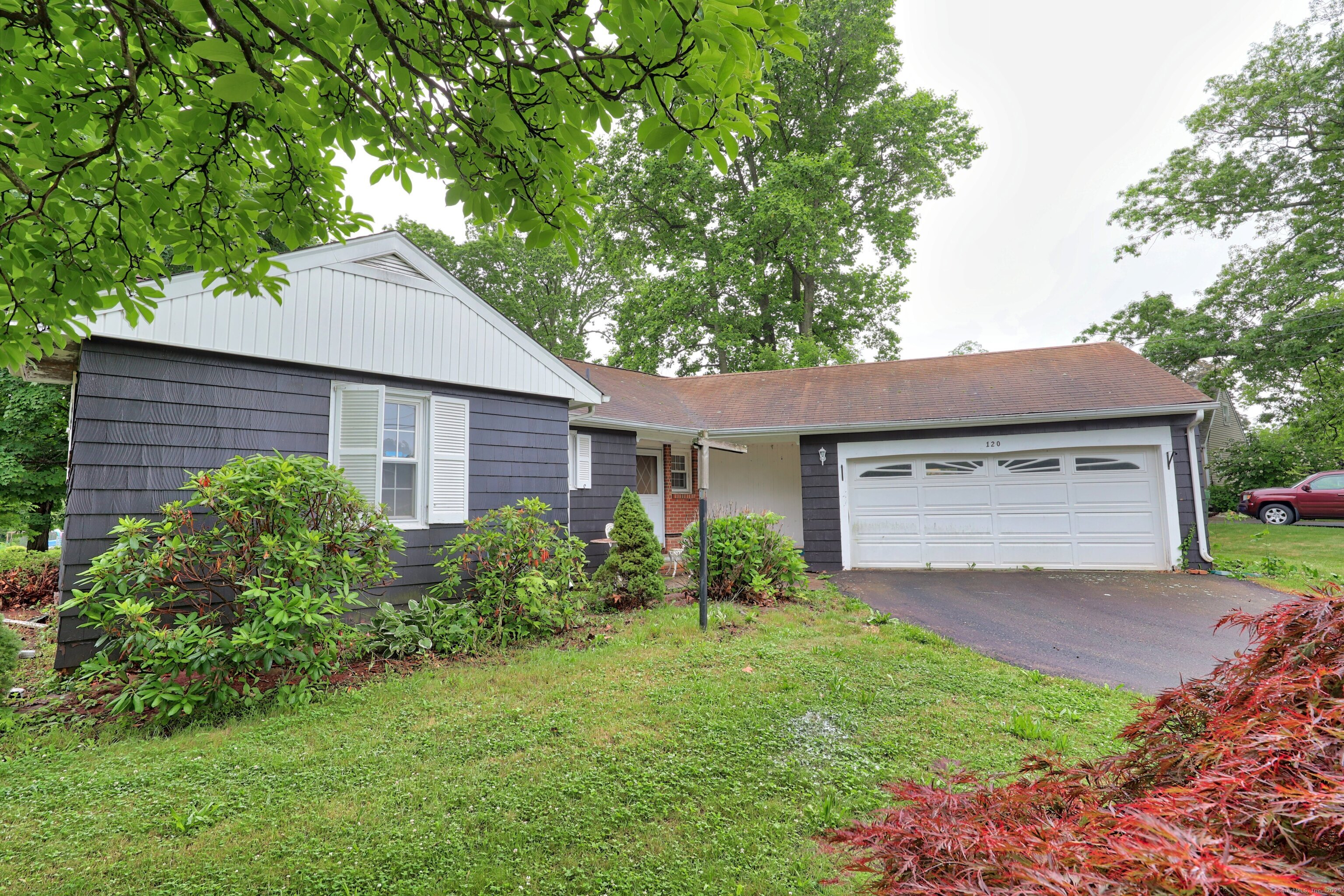 120 Knowles Avenue