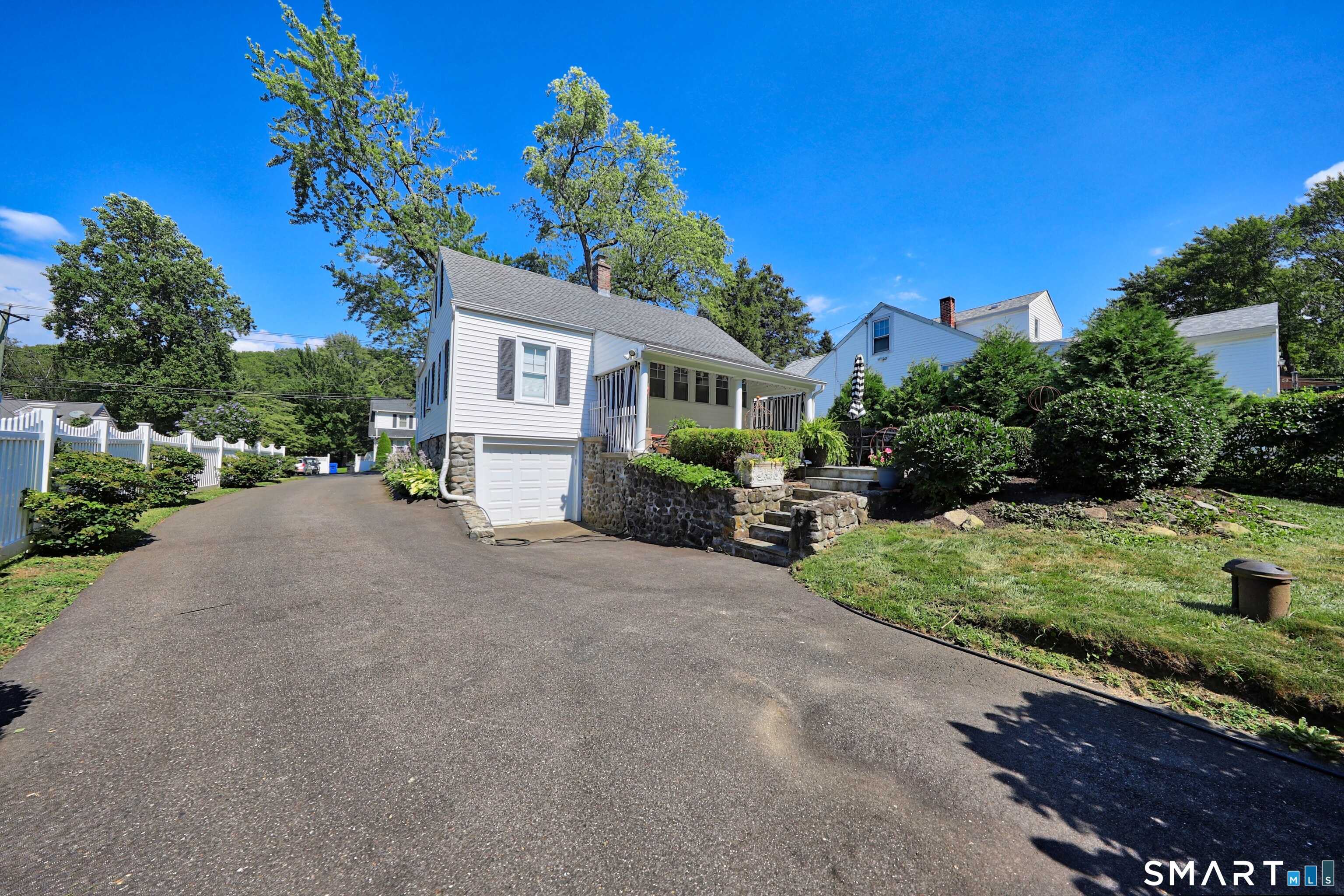 12 Yale Avenue