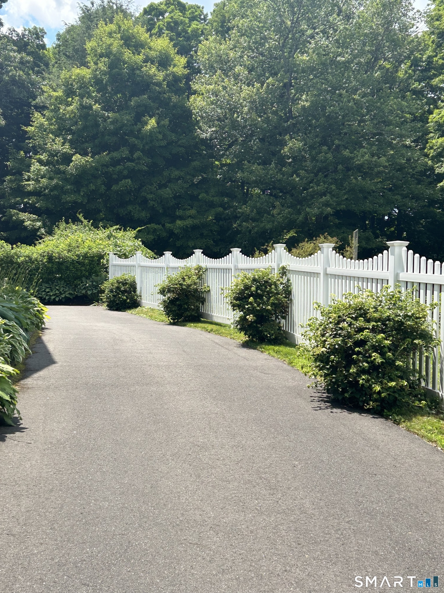 12 Yale Avenue