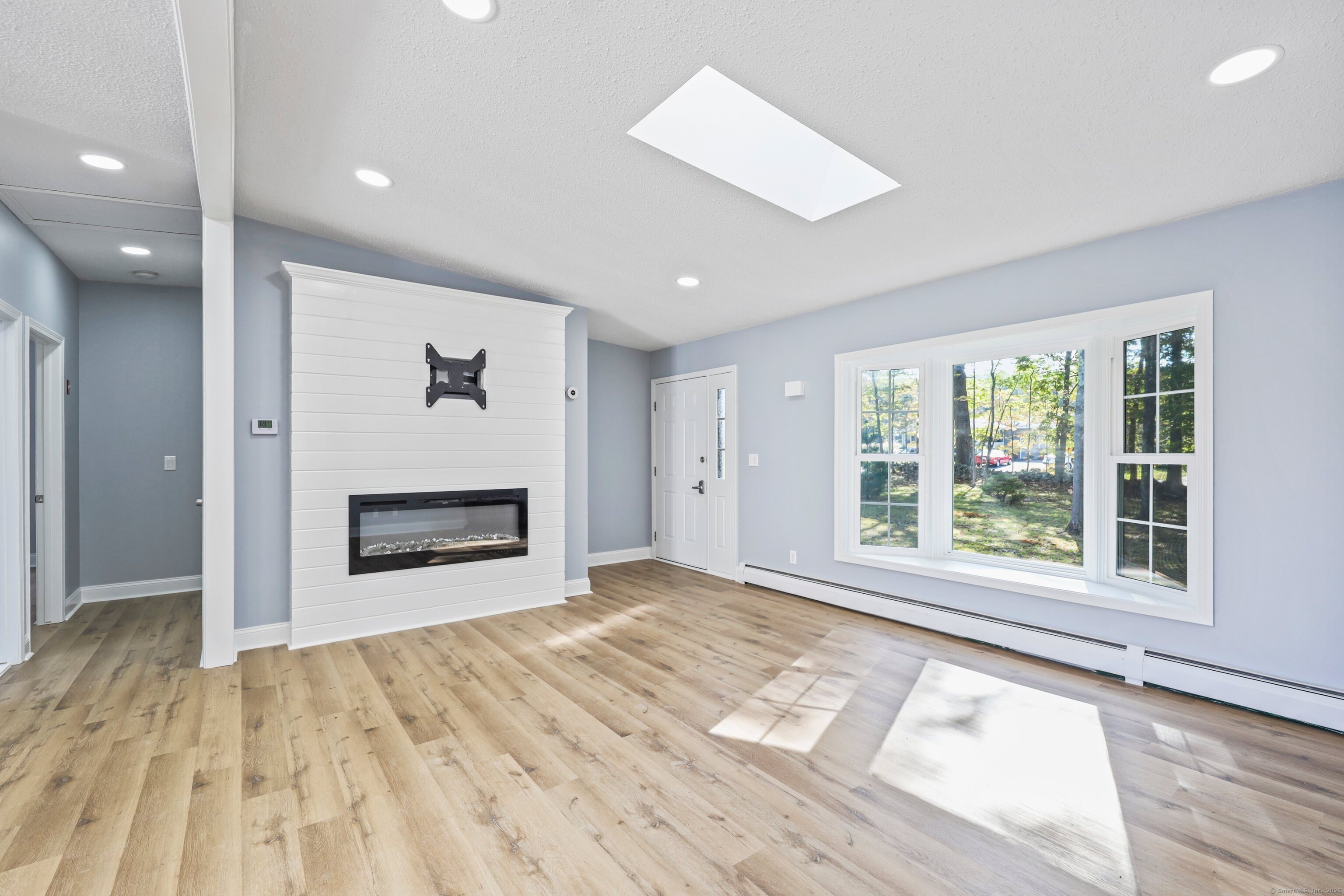 834 May Street