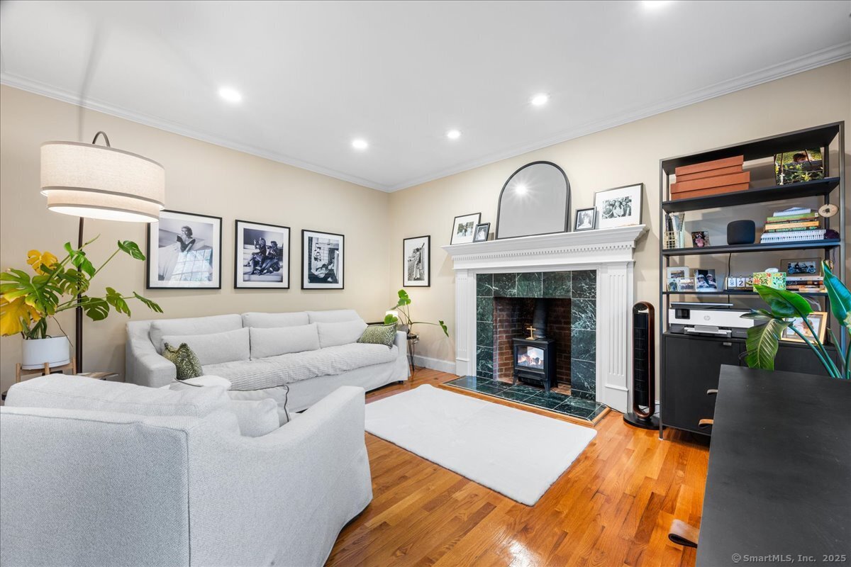 16 Julia Road