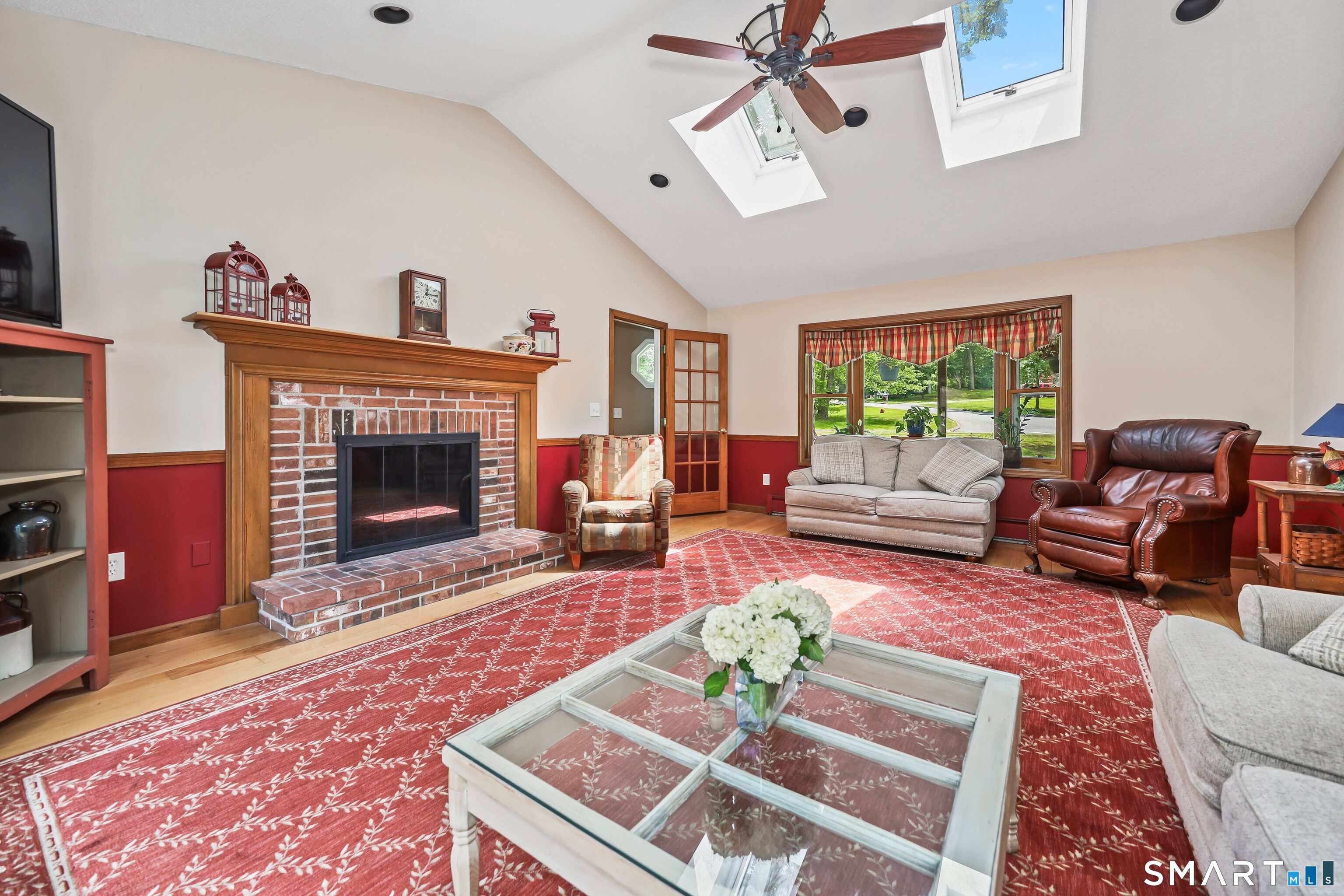 2 Meadowside Drive